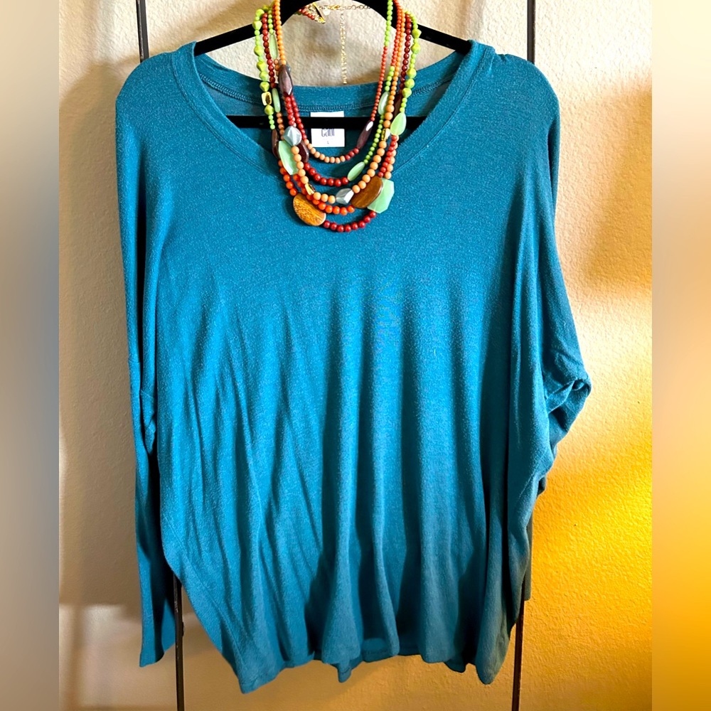 Cabi L blue long sleeve tee
